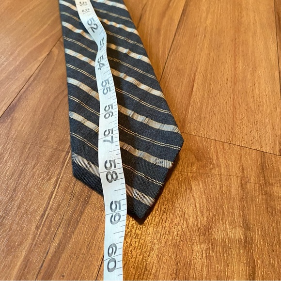 Calvin Klein Gray Tan Striped Silk Blend Men’s Necktie - Picture 8 of 12
